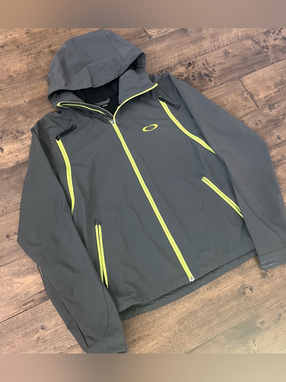 Vintage Oakley grey and yellow rain jacket #outdoor #rainwear